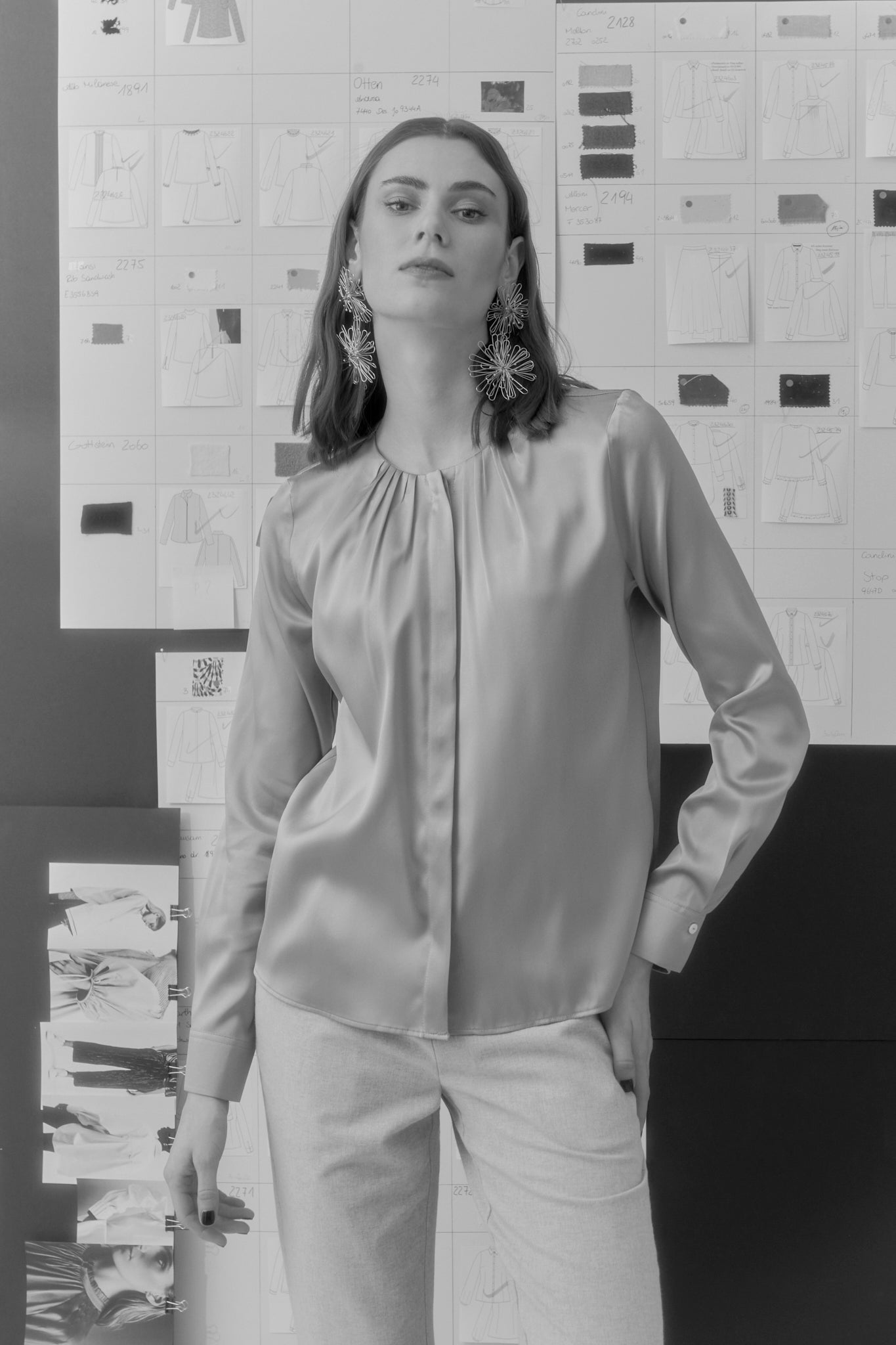 leger geschnittene seidenbluse, faltendetail an hals, wallmann