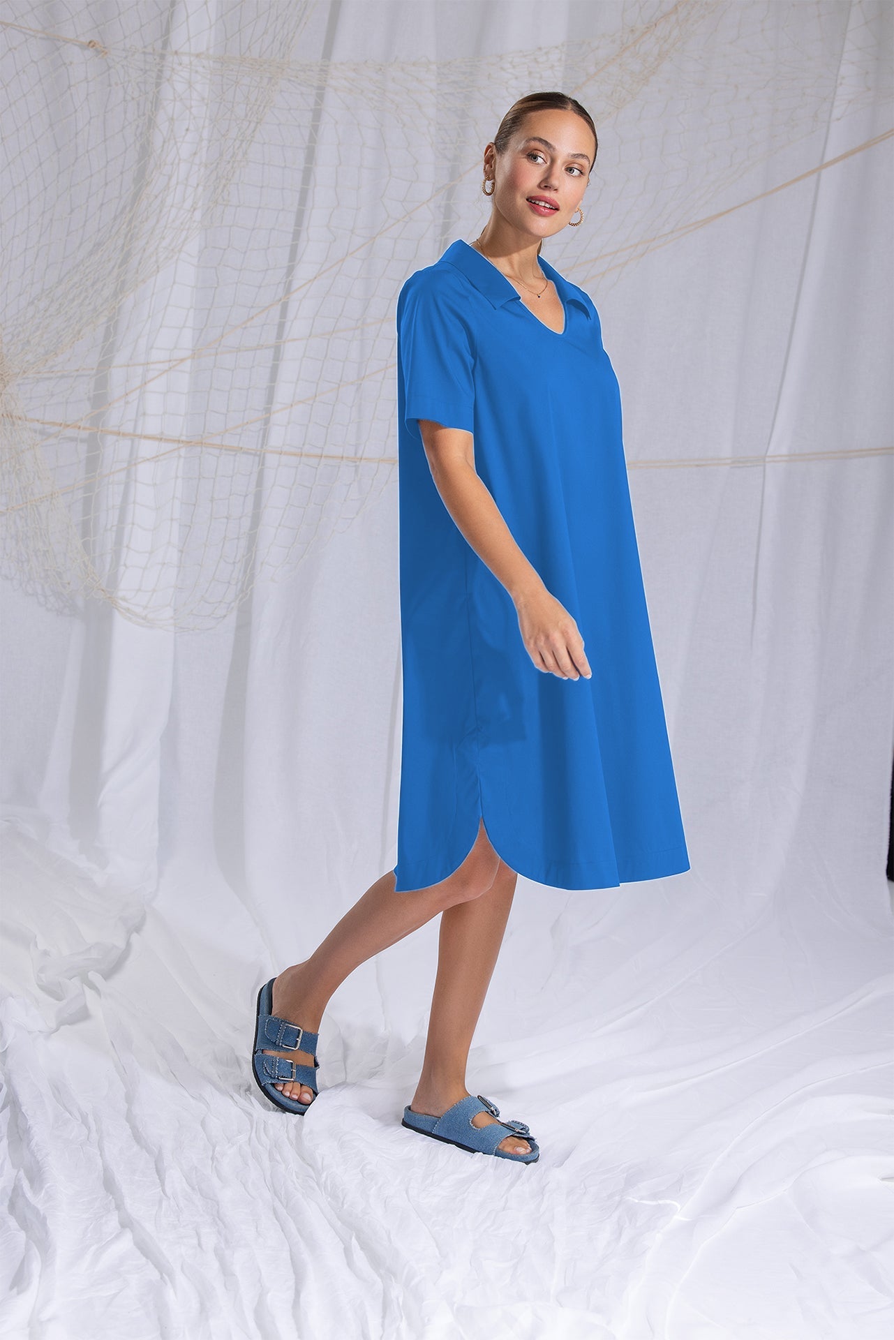 legerlocker geschnittenes knielanges kleid mit gerundetem ausschnitt mit kragen, kurzarm, in einer angenehmen stretch-baumwollqualität, lookbook, wallmann