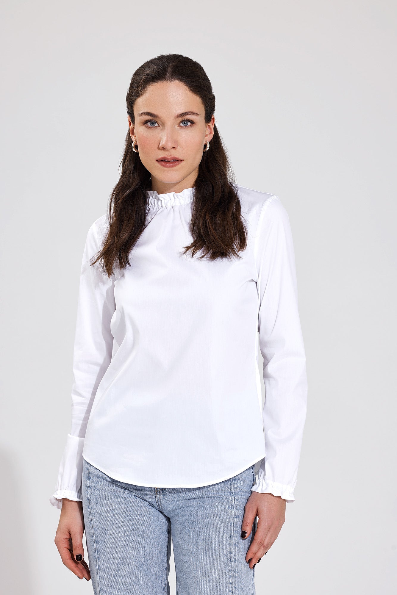 gerade, leger geschnittene bluse mit rueschendetail an halsauschnitt und aermelsaum, langarm, lookbook, wallmann
