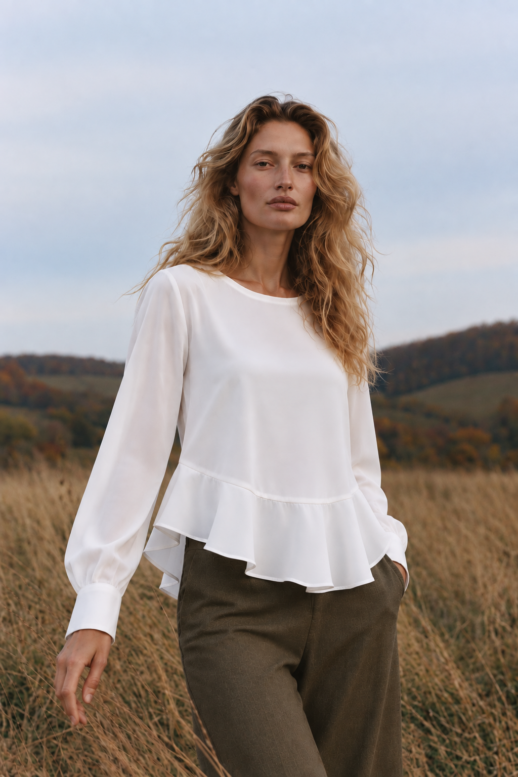 Schössschenbluse mit Rundhals