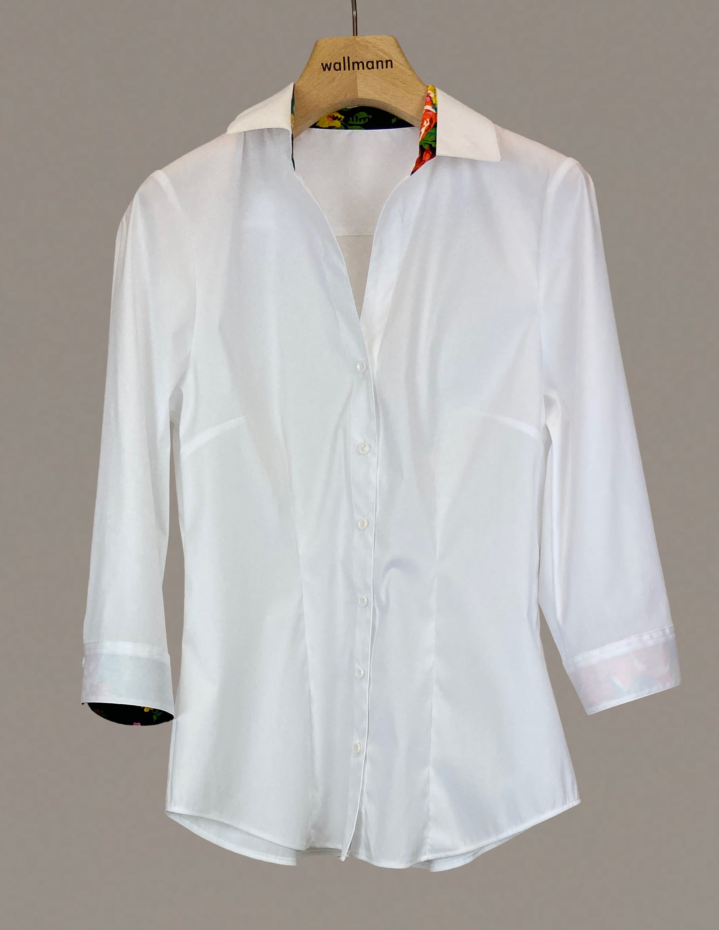 Stretchbluse mit farbigem Blumendruck