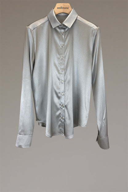 leger geschnittene seidenbluse in grau mit klassischem blusemkragen, langarm mit manschetten, durchgeknöpfte leiste, wallmann
