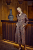 midikleid mit paisleydruck, langarm, klassischer blusenkragen, durchgeknöpfte leiste bis zum saum, tailliert mit gezügeltem rock, manschetten, kampagnebild 02, wallmann