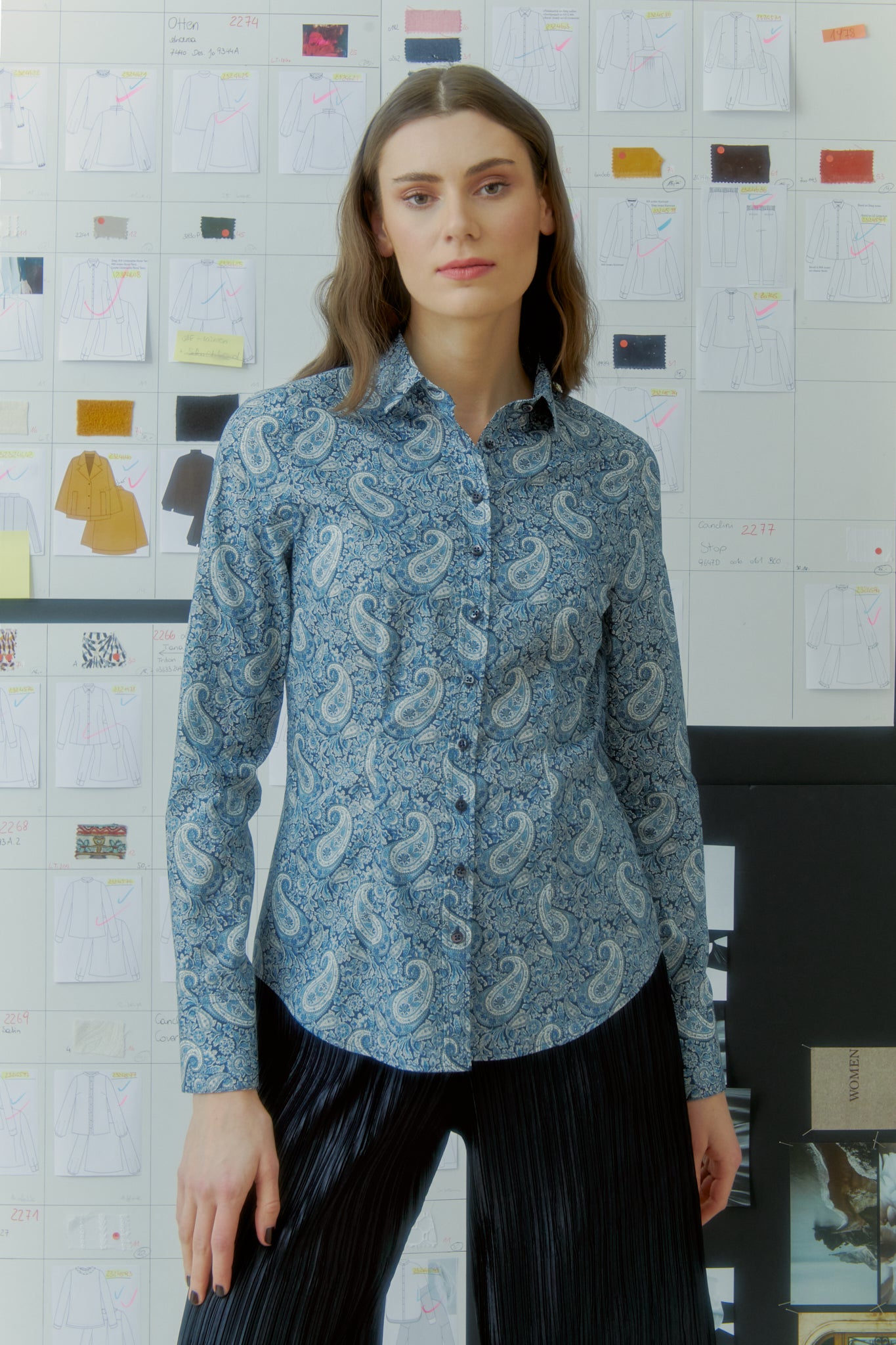 taillierte bluse mit paisleydruck, klassischer blusenkragen, langarm, wallmann