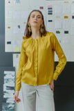 leger geschnittene seidenbluse, faltendetail an hals, wallmann