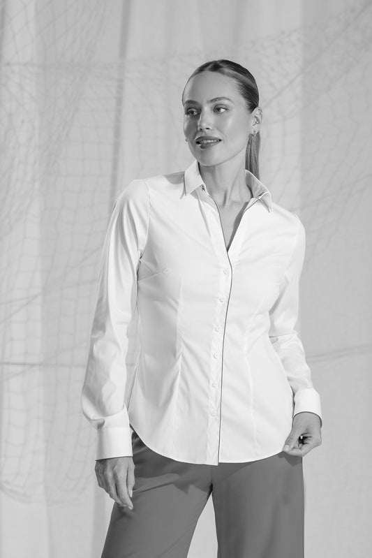 Baumwoll-Stretchbluse mit Hirschstickerei | lindgrün