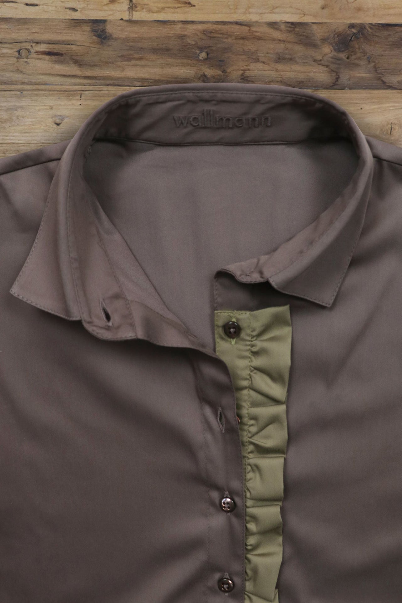 Stretch-Bluse mit abnehmbarer Rüsche