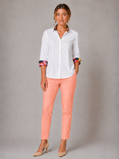 Stretchbluse mit farbigem Blumendruck